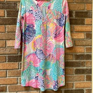 Lilly Pulitzer Size XS 3/4 length sleeves. Like new.